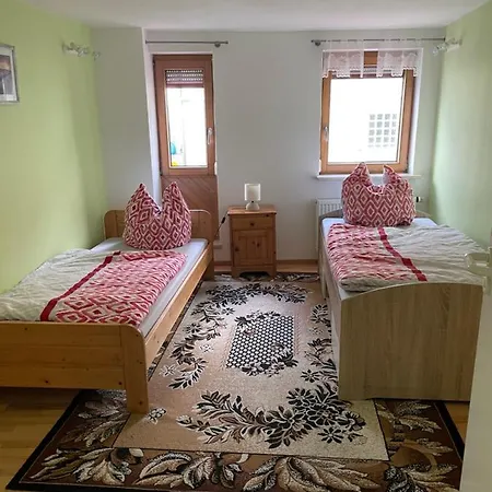 Super Grosse Fuer Bis Zu 5 Personen Apartment Owen